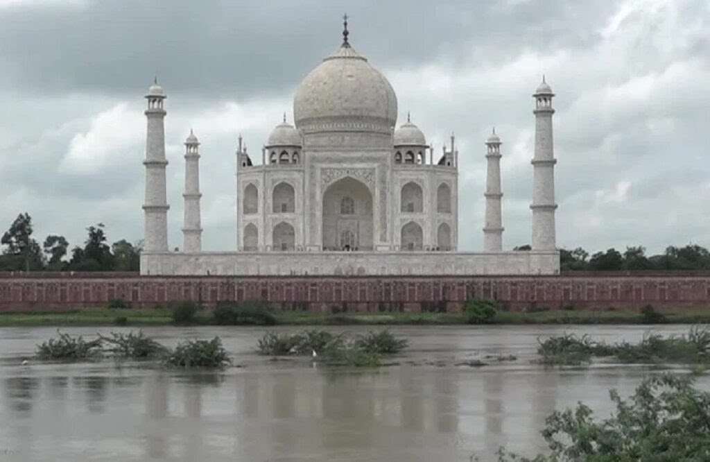 Water Leakage in Taj Mahal’s Main Dome Due to Heavy Rain, ASI Confirms No Damage